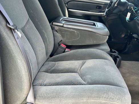 Used 2004 Chevrolet Silverado 2500 LS AWD/4WD image 27