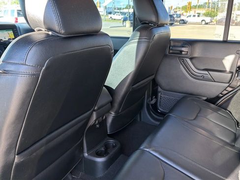 Used 2017 Jeep Wrangler Unlimited Sahara AWD/4WD image 63