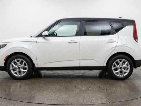Used 2025 Kia Soul LX w/ LX Technology Package FWD image 5