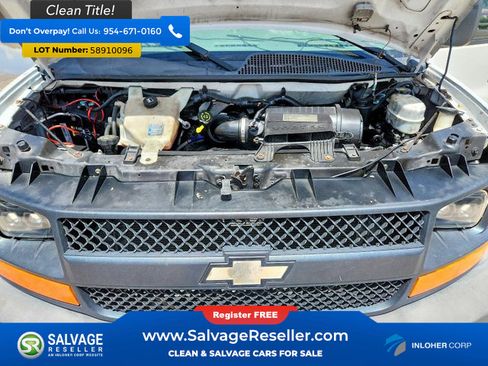 Used 2012 Chevrolet Express 1500 RWD image 16