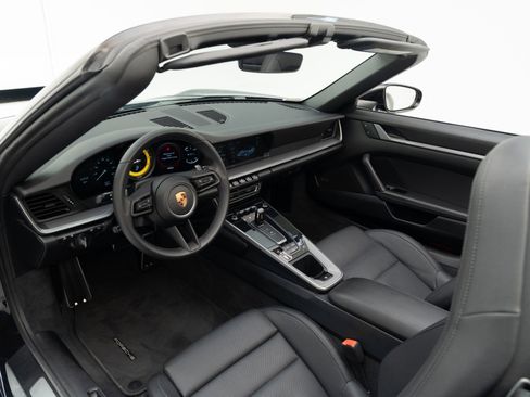 Certified 2022 Porsche 911 Carrera image 4