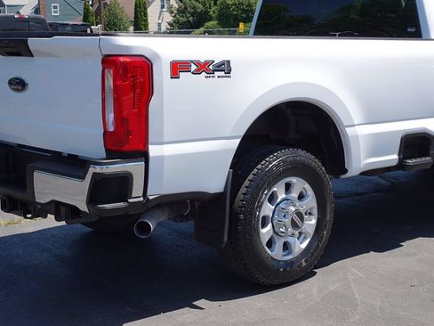 Used 2024 Ford F250 XLT w/ FX4 Off-Road Package AWD/4WD image 10