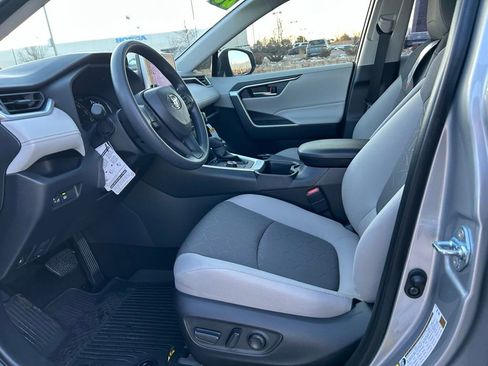 Used 2025 Toyota RAV4 XLE image 15