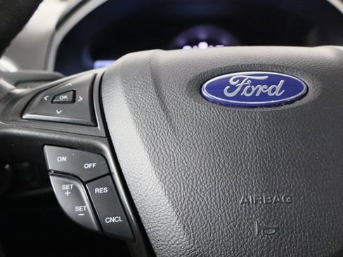 Used 2022 Ford Edge Titanium AWD/4WD image 9