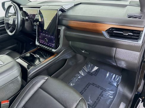 Used 2025 GMC Yukon Denali AWD/4WD image 30