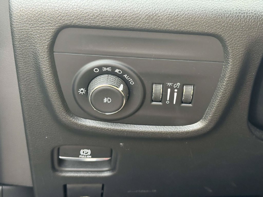 Used 2023 Jeep Grand Cherokee L Limited AWD/4WD image 20