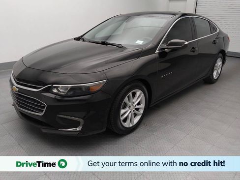 Used 2017 Chevrolet Malibu LT FWD image 1