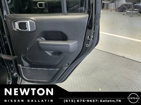 Used 2024 Jeep Wrangler Unlimited Sport AWD/4WD image 50