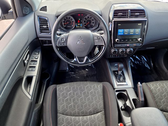 Used 2025 Mitsubishi Outlander Sport ES AWD/4WD image 17
