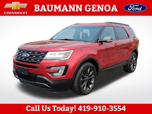 Used 2017 Ford Explorer XLT w/ Equipment Group 202A AWD/4WD image 1