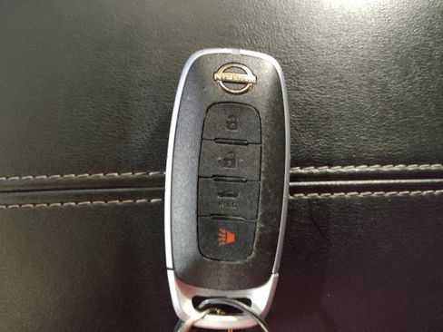 Used 2025 Nissan Sentra SV FWD image 32