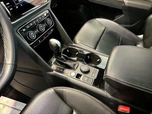 Used 2022 Volkswagen Atlas Cross Sport SE image 11