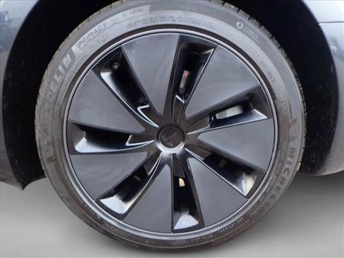 Used 2025 Tesla Model 3 Long Range image 5
