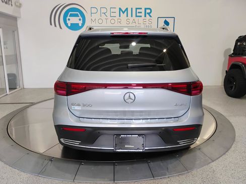 Used 2024 Mercedes-Benz EQB 300 4MATIC image 26