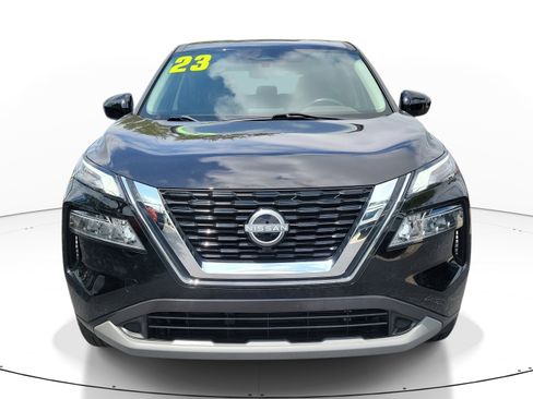 Used 2023 Nissan Rogue SV FWD image 2