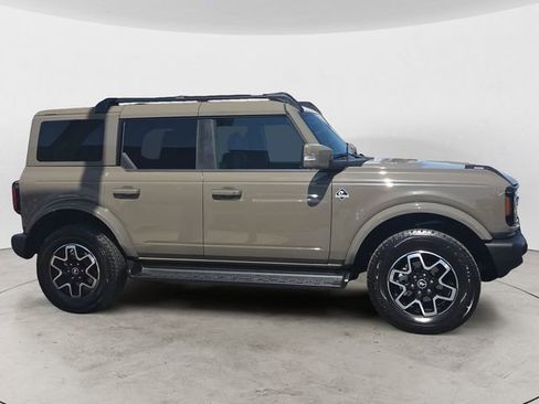 Used 2025 Ford Bronco Outer Banks AWD/4WD image 6