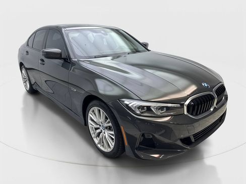Used 2023 BMW 330e xDrive w/ Premium Package AWD/4WD image 4