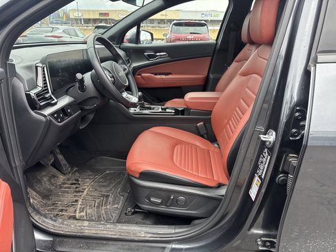 Used 2025 Kia Sportage SX image 12