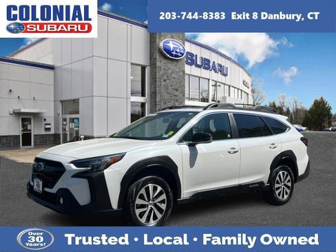 Certified 2025 Subaru Outback Premium AWD/4WD image 1