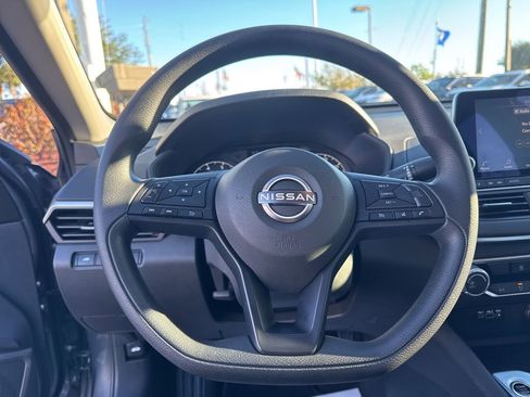 Certified 2025 Nissan Altima 2.5 S image 12