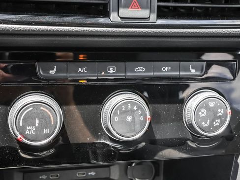 Certified 2023 Volkswagen Taos SE AWD/4WD image 24