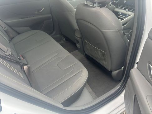 Used 2025 Hyundai Elantra SEL FWD image 41