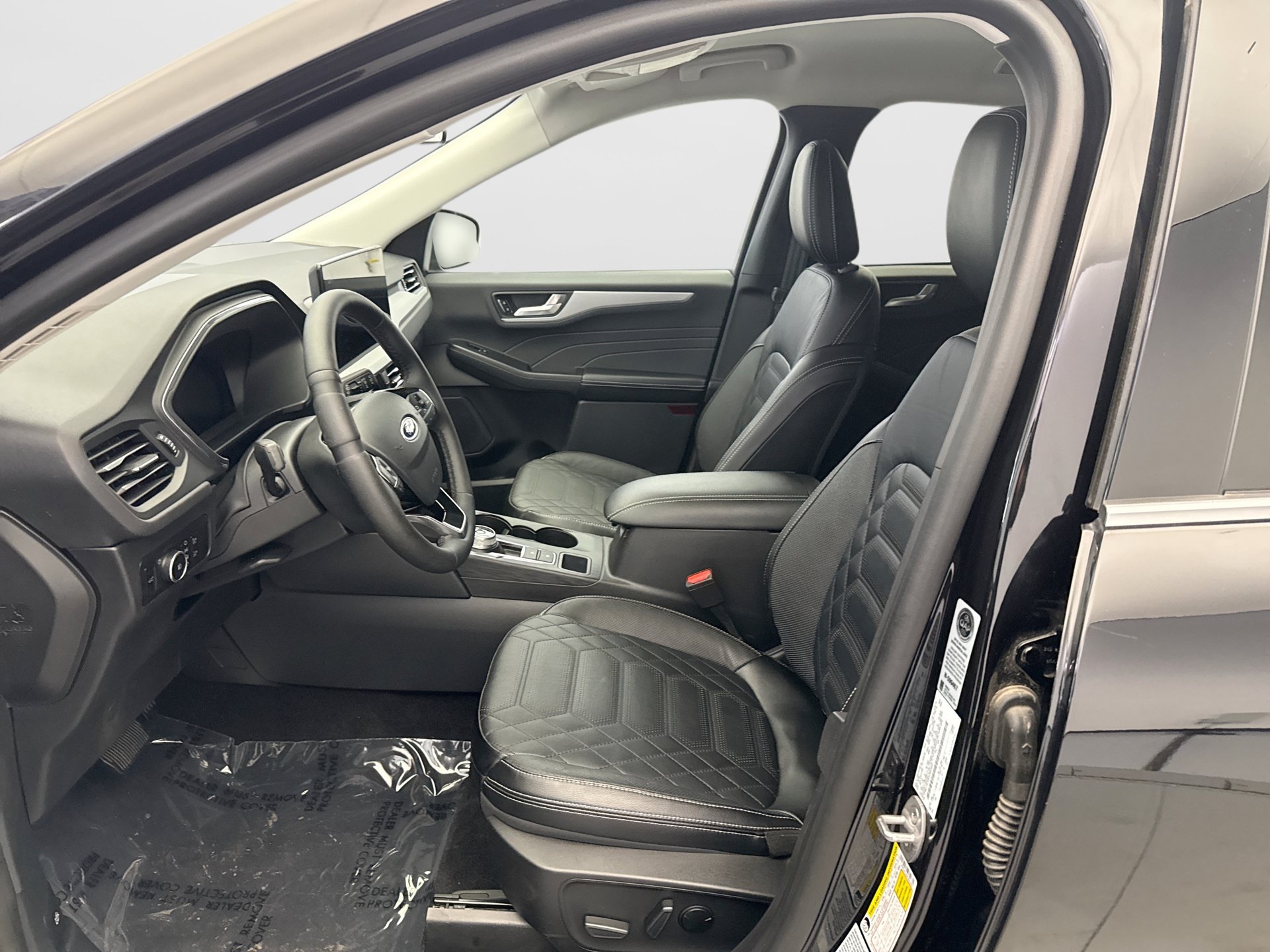 Used 2023 Ford Escape Platinum w/ Premium Technology Package AWD/4WD image 11
