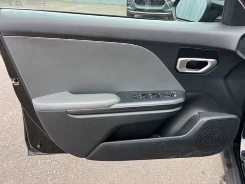 Used 2025 Kia K4 LXS image 18