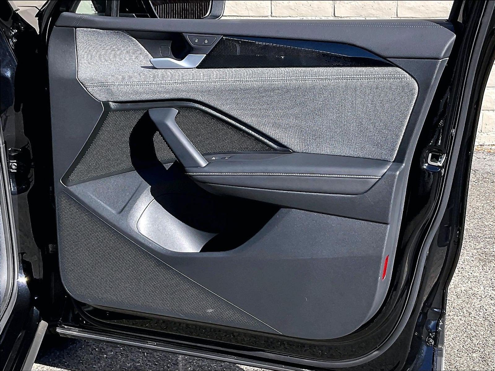 Certified 2025 Volkswagen Tiguan S FWD image 22