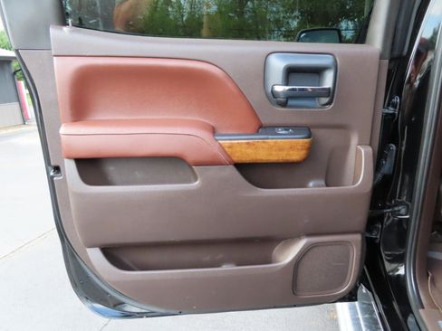 Used 2015 Chevrolet Silverado 2500 High Country w/ Duramax Plus Package image 36