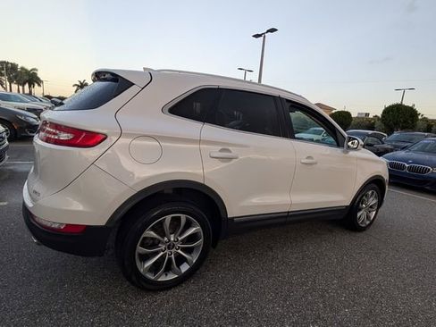 Used 2019 Lincoln MKC Select w/ Select Plus Package FWD image 11