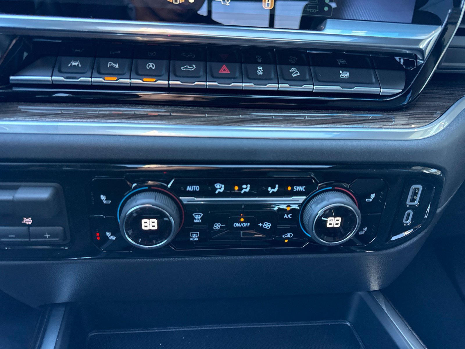 New 2026 Chevrolet Silverado 1500 RST w/ RST All Star Premium Package AWD/4WD image 24