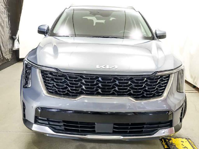 Used 2024 Kia Sorento S FWD image 3