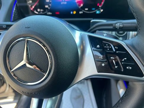Used 2025 Mercedes-Benz GLB 250 4MATIC image 31