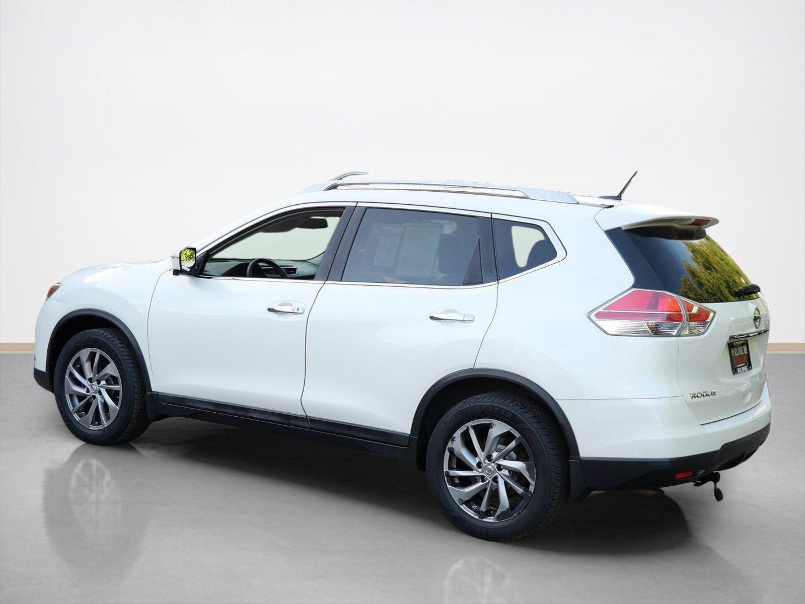 Used 2015 Nissan Rogue SL w/ SL Premium Package AWD/4WD image 5