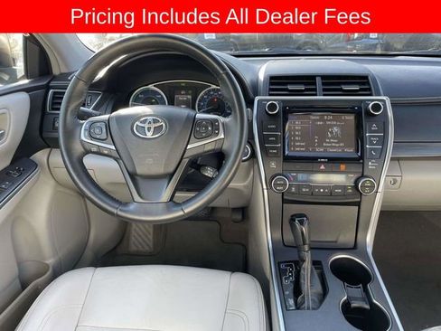 Used 2017 Toyota Camry XLE w/ Moonroof Package FWD image 14