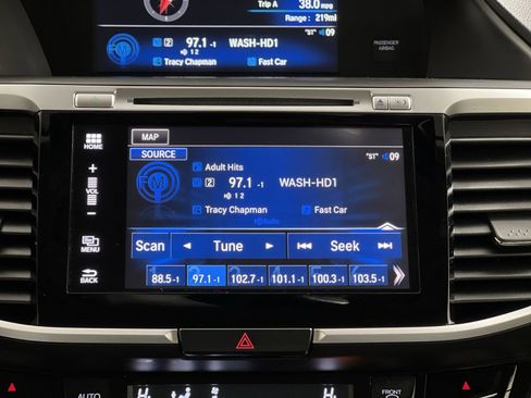 Used 2017 Honda Accord Touring image 18