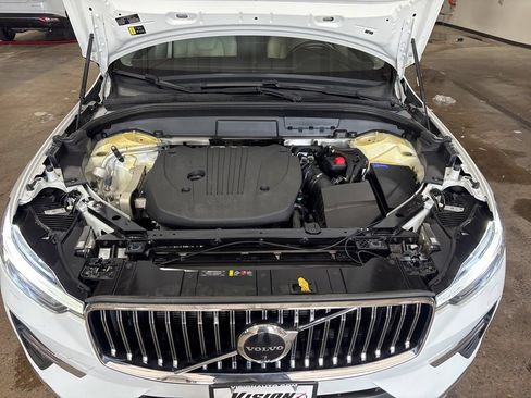 Used 2023 Volvo XC60 B5 Plus w/ Climate Package AWD/4WD image 10