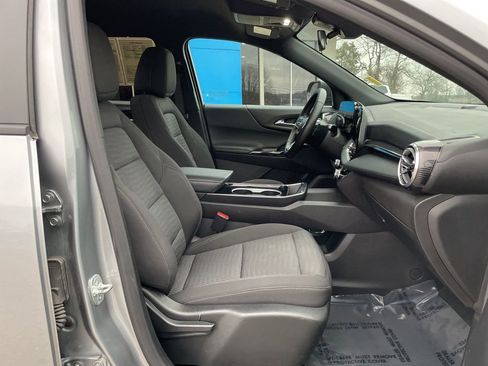 Used 2025 Chevrolet Equinox LT image 25