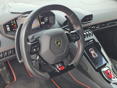 Used 2020 Lamborghini Huracan EVO AWD/4WD image 27