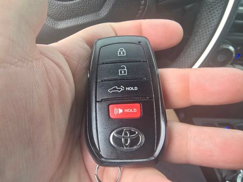 Used 2026 Toyota Tacoma Limited AWD/4WD image 22