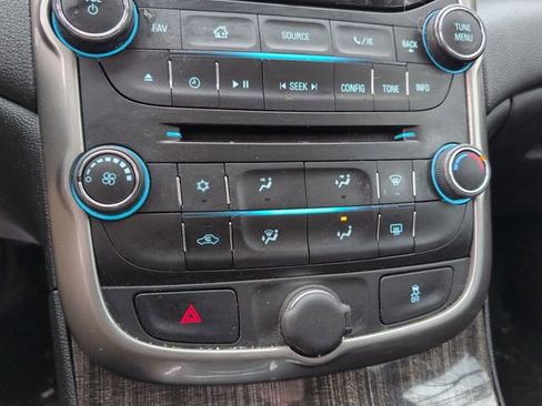 Used 2015 Chevrolet Malibu LT w/ Power Convenience Package image 8