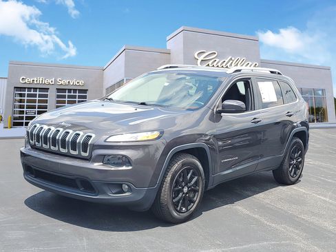 Used 2015 Jeep Cherokee Latitude w/ Comfort/Convenience Group AWD/4WD image 1