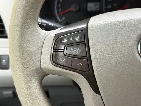 Used 2014 Toyota Sienna LE AWD/4WD image 12