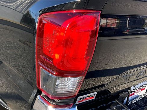 Used 2022 Toyota Tacoma SR5 image 33
