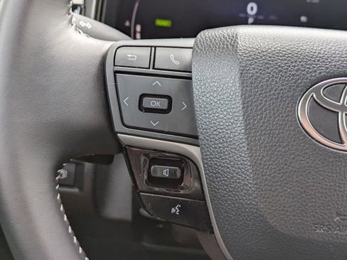 Used 2025 Toyota Camry SE image 26