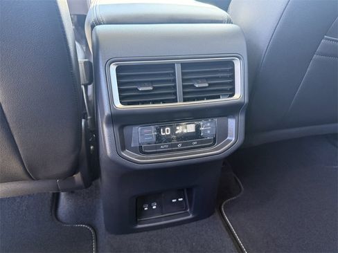 New 2026 Volkswagen Atlas SE image 24