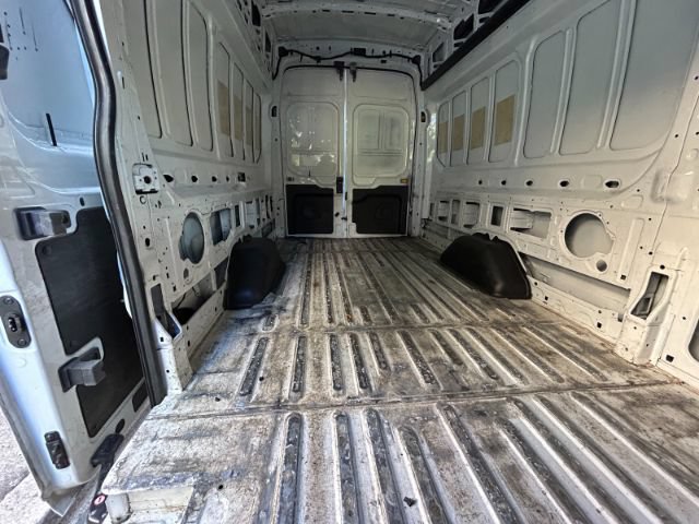 Used 2022 Ford E-Transit 148 High Roof Extended RWD image 19