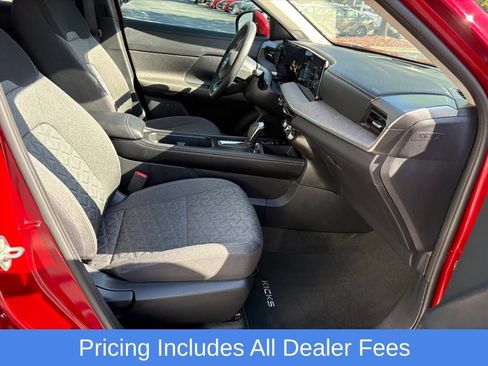 Certified 2025 Nissan Kicks SV AWD/4WD image 19