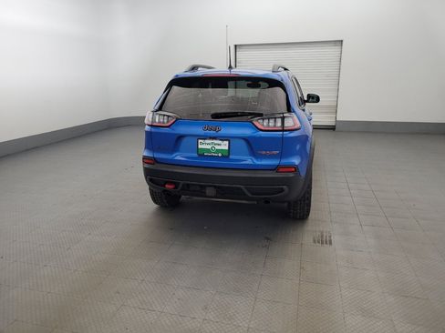 Used 2020 Jeep Cherokee Trailhawk w/ Cold Weather Group AWD/4WD image 7